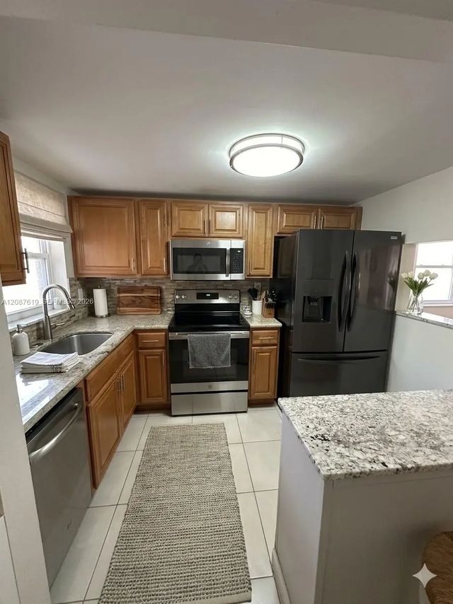 3 of 22 - 9181 Sunrise Lakes Boulevard #312, Sunrise, FL