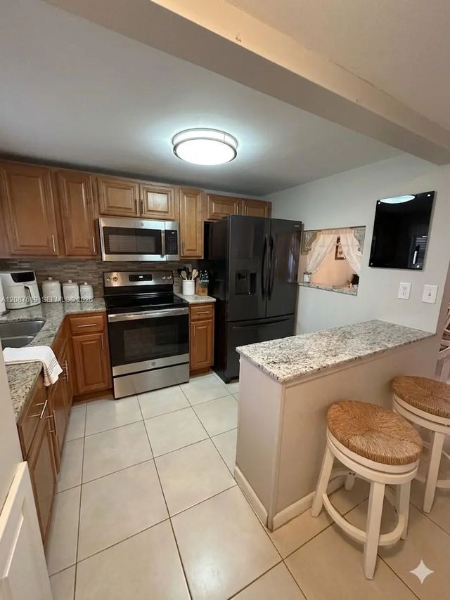 4 of 22 - 9181 Sunrise Lakes Boulevard #312, Sunrise, FL