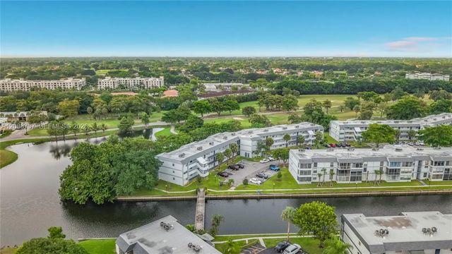 8370 Sands Point Boulevard #h208, Tamarac