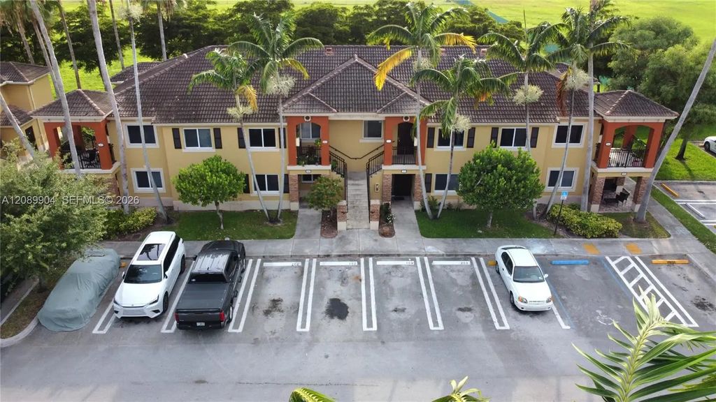 940 Ne 33rd Terrace #102, Homestead