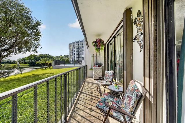 4 of 55 - 9686 Fontainebleau Boulevard #106, Miami, FL