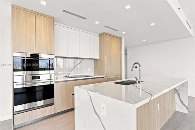 5 of 60 - 2411 Laguna Circle #2301, North Miami, FL