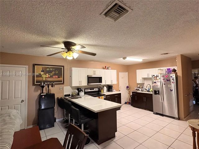 3 of 9 - 671 E 39th Street, Hialeah, FL