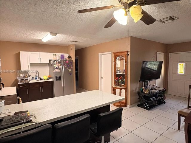 4 of 9 - 671 E 39th Street, Hialeah, FL