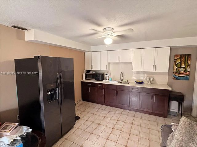 5 of 9 - 671 E 39th Street, Hialeah, FL