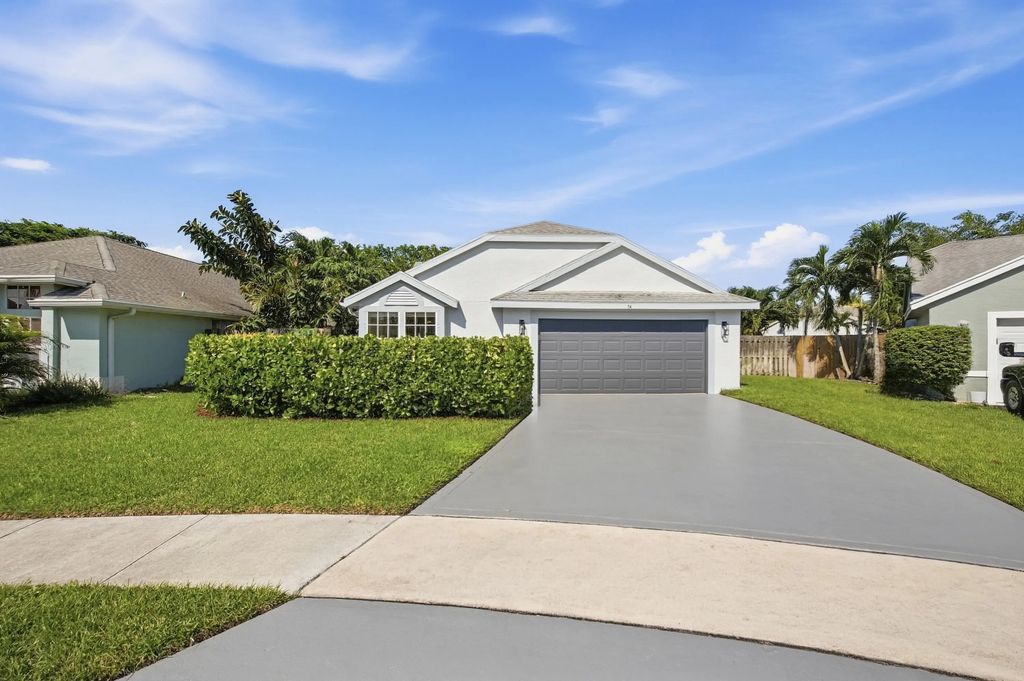 14 Heather Trace Drive, Boynton Beach