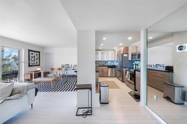 3 of 21 - 11111 Biscayne #2d, Miami, FL