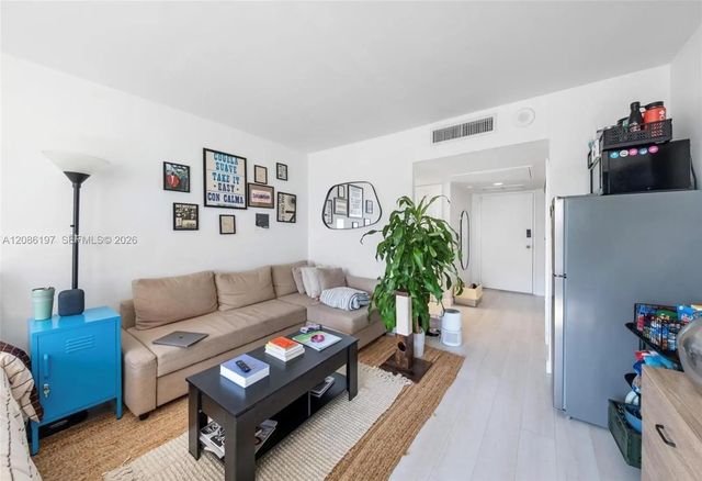 5 of 21 - 11111 Biscayne #2d, Miami, FL