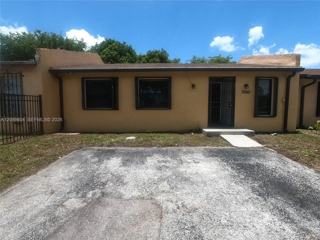 3060 Nw 204th Lane, Miami Gardens