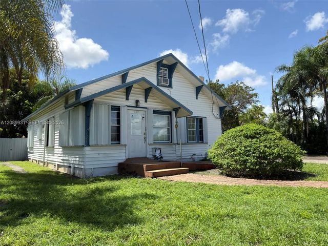 112 Se 3rd Street, Hallandale Beach