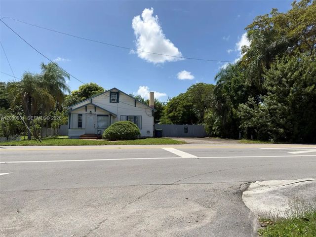 4 of 18 - 112 Se 3rd Street, Hallandale Beach, FL