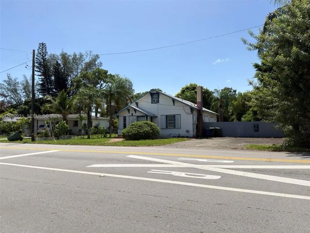 5 of 18 - 112 Se 3rd Street, Hallandale Beach, FL