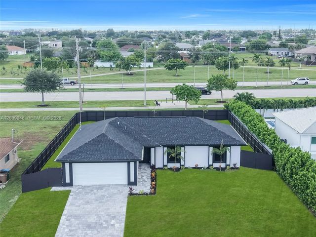 4 of 32 - 2124 Ne 16th Place, Cape Coral, FL