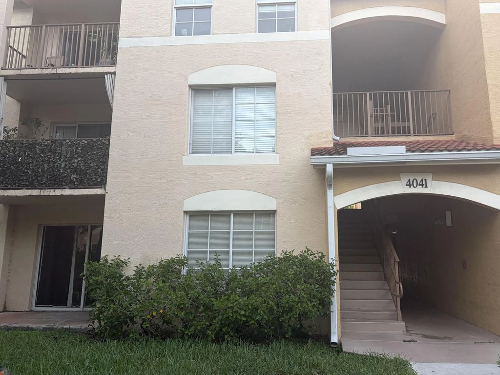 4041 San Marino Boulevard #105, West Palm Beach