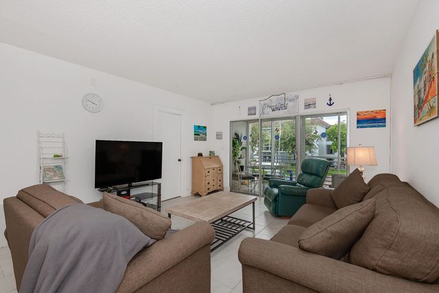 5 of 34 - 1501 S Ocean Boulevard #208, Lauderdale-By-The-Sea, FL