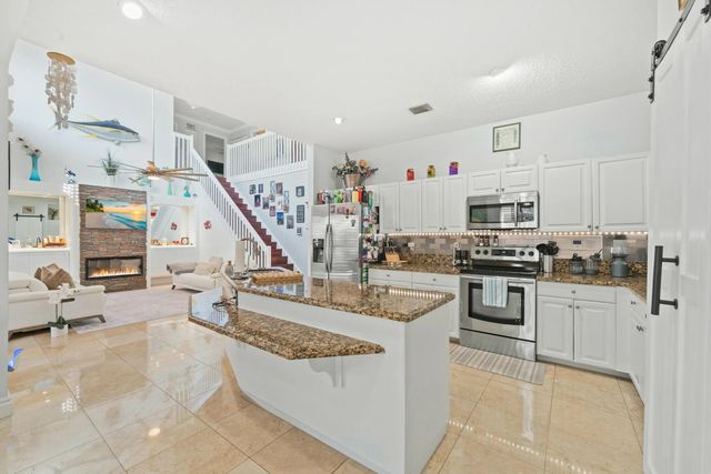 5 of 48 - 7202 Catalina Isle Drive, Lake Worth, FL