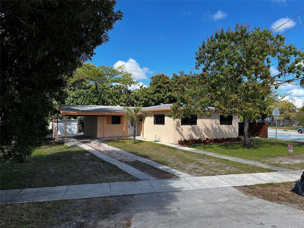 285 Ne 43rd Street, Deerfield Beach
