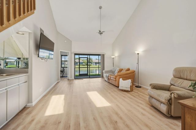 5 of 30 - 8429 Waterford Circle #0, Tamarac, FL