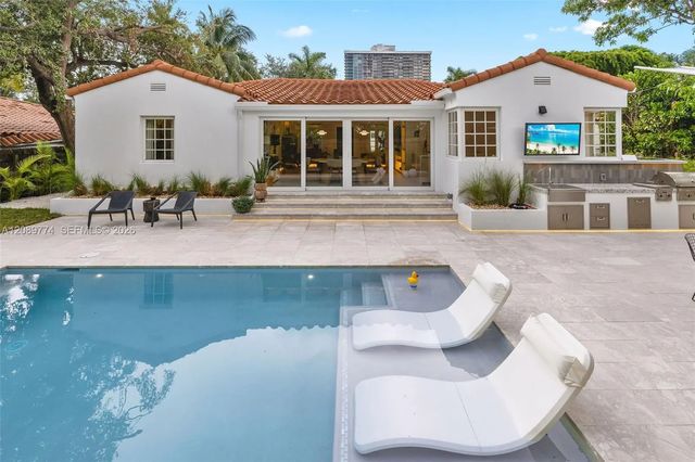 823 Ne 72nd Street, Miami