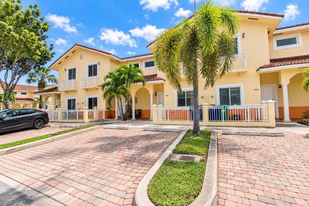 7464 Nw 180th Street, Hialeah