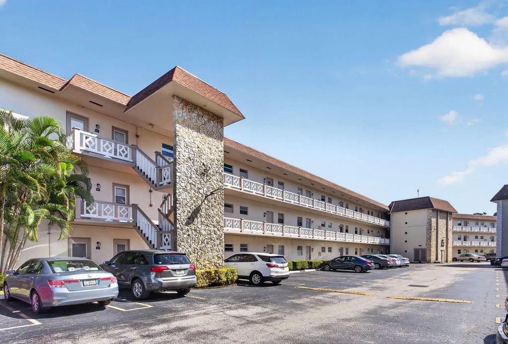 5181 W Oakland Park Boulevard #104, Lauderdale Lakes