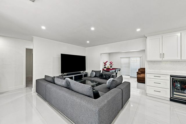 5 of 29 - 16820 Sw 108th Avenue, Miami, FL