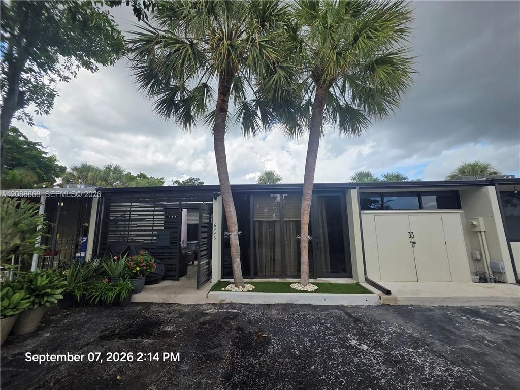 6446 E Miami Lakes Drive E, Miami Lakes