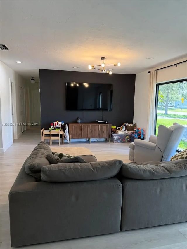 3 of 16 - 18101 Sw 92nd Avenue, Palmetto Bay, FL