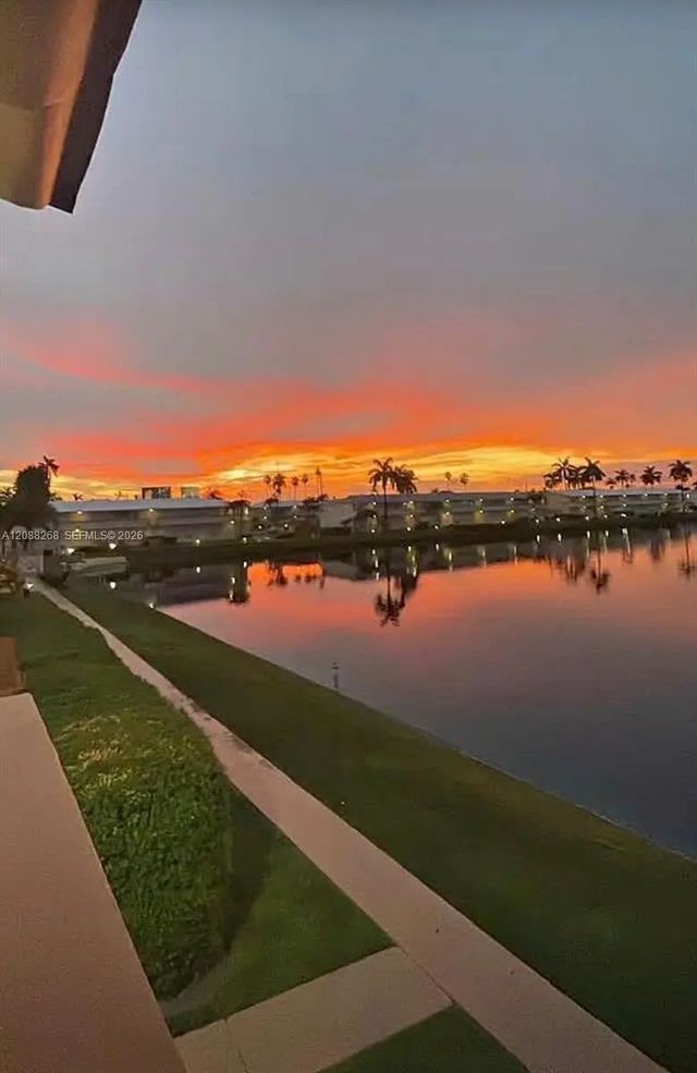 1030 Sw 11 Street #m20, Hallandale Beach