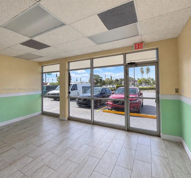 2 of 5 - 6142 Hollywood Boulevard, Hollywood, FL