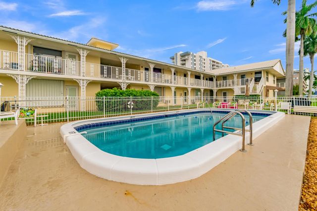 4 of 45 - 2840 Ne 33rd Court #2, Fort Lauderdale, FL