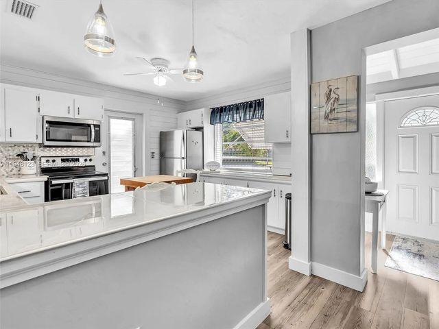 2 of 17 - 2539 Cleveland Street, Hollywood, FL