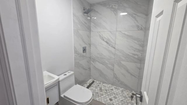 4 of 17 - 2539 Cleveland Street, Hollywood, FL