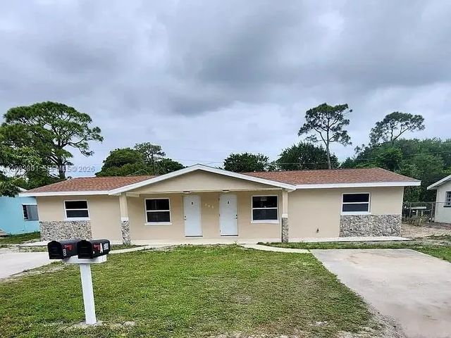 806 N Lake Drive, Fort Pierce