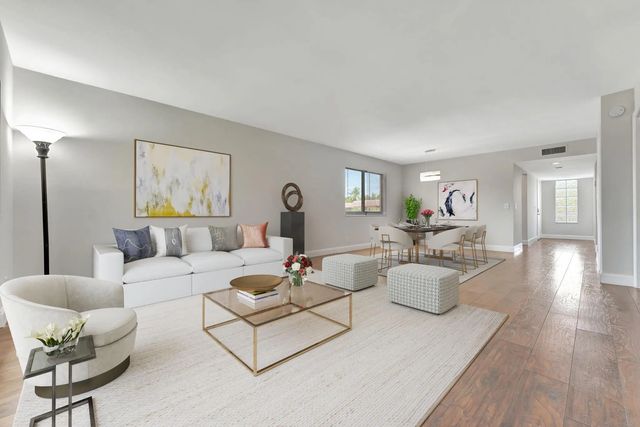 334 Lakeview Drive #204, Weston