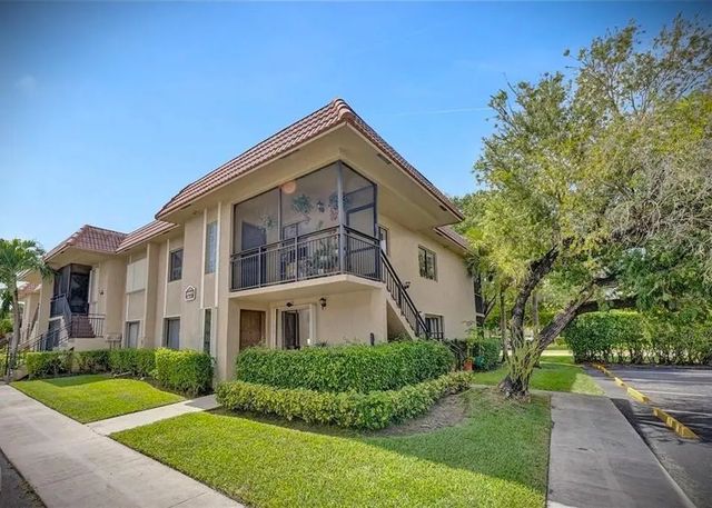 2 of 56 - 334 Lakeview Drive #204, Weston, FL