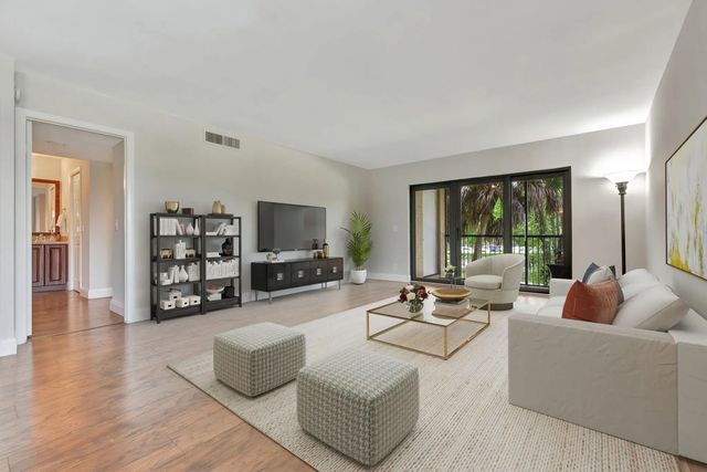 4 of 56 - 334 Lakeview Drive #204, Weston, FL
