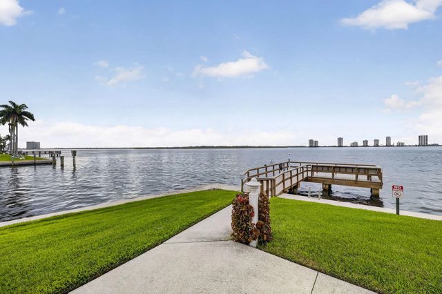 4 of 68 - 111 Shore Court #301, North Palm Beach, FL