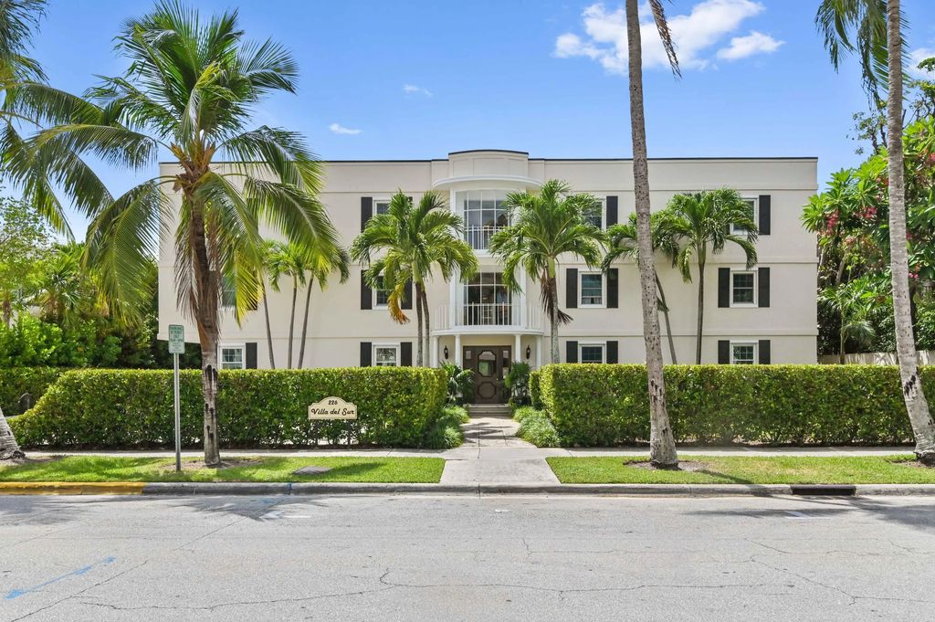 226 Brazilian Avenue #2 C, Palm Beach