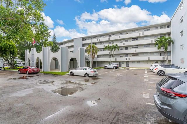 1700 Ne 191st Street #508, Miami
