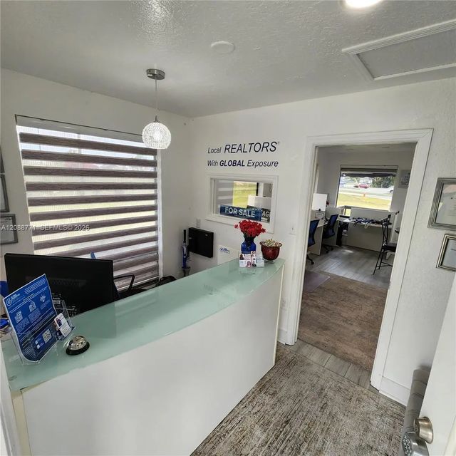 3 of 8 - 909 Sw 10th St (hwy 200, , FL