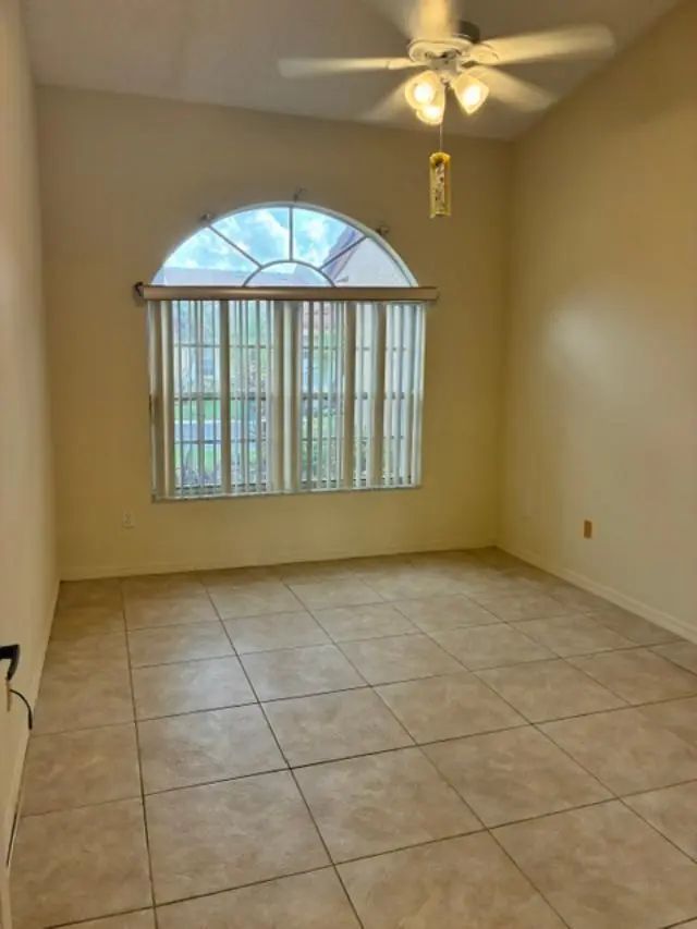 4 of 23 - 9919 Malvern Drive, Tamarac, FL