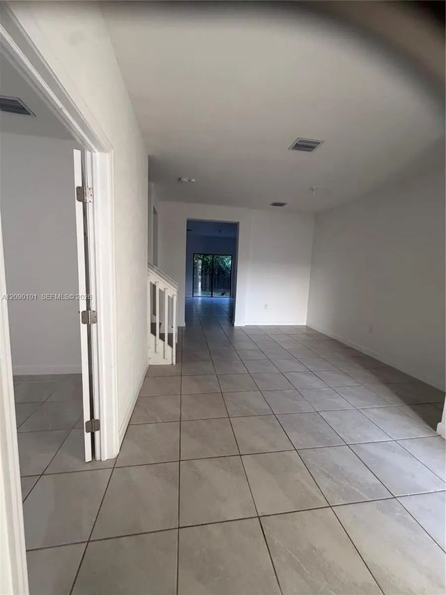 4 of 5 - N/A, Cutler Bay, FL