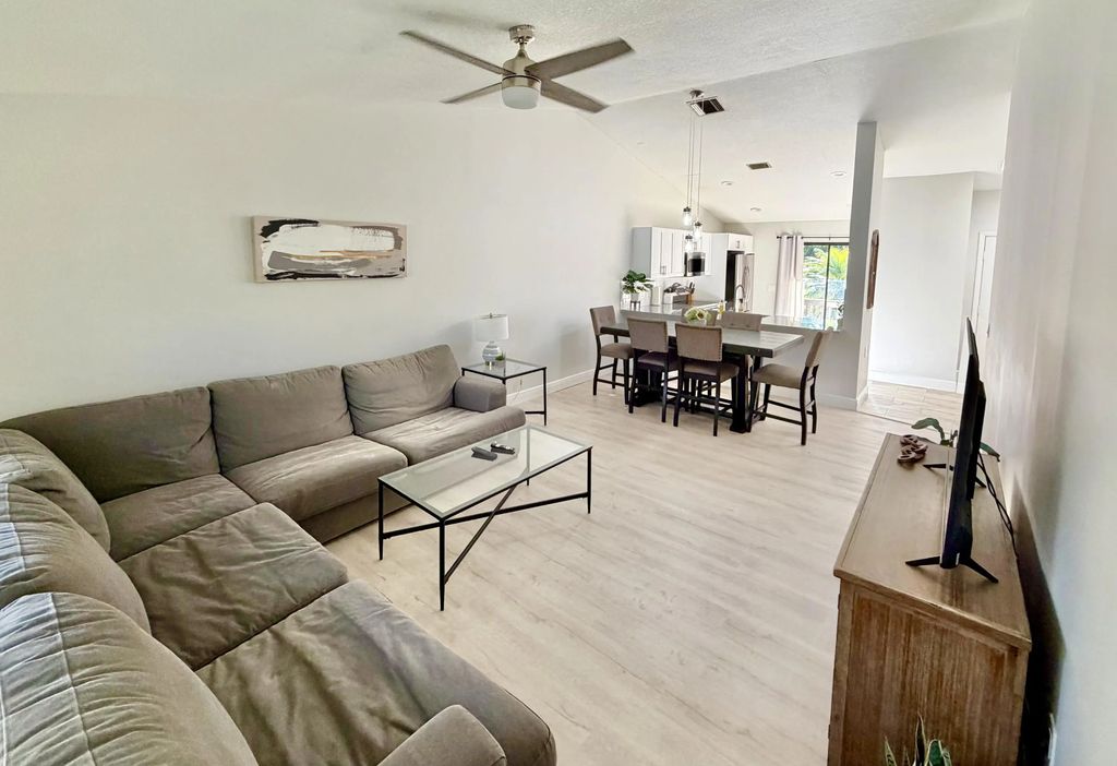 13135 Chadwick Court #8, Wellington