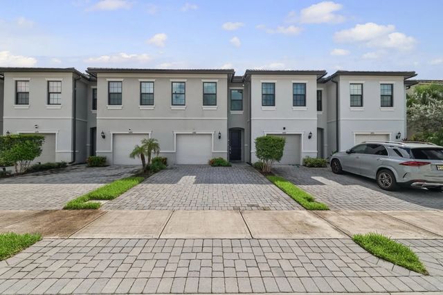 4488 Appleton Circle E, Oakland Park