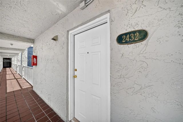 2 of 35 - 10000 Nw 80th Court #2432, Hialeah Gardens, FL