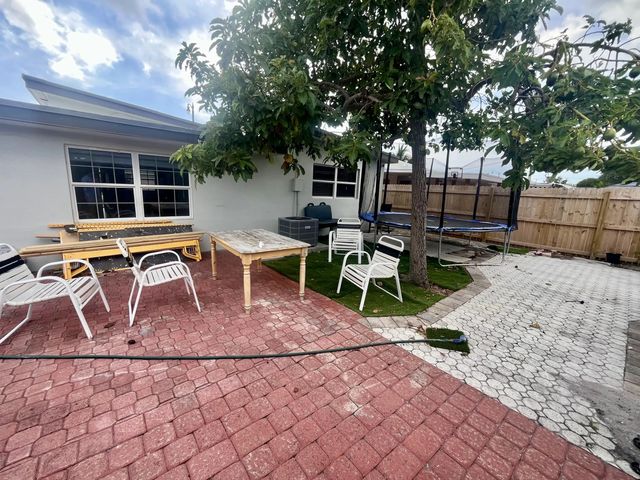 5 of 17 - 3765 Ne 18th Avenue, Pompano Beach, FL