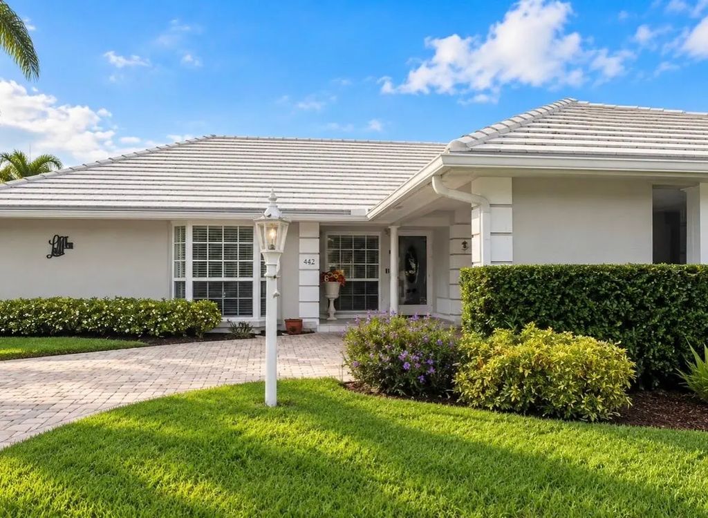 442 French Royale Circle, Atlantis