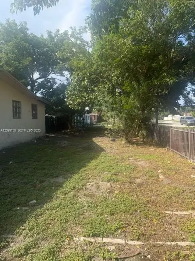 2 of 31 - 18410 Nw 42nd Avenue, Miami Gardens, FL