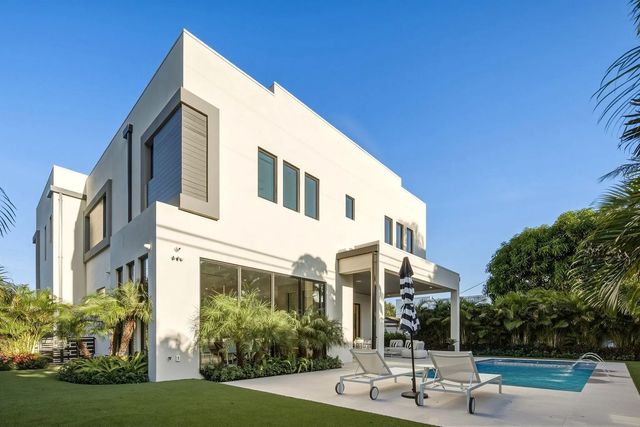 2 of 42 - 399 Ne Spanish Court, Boca Raton, FL